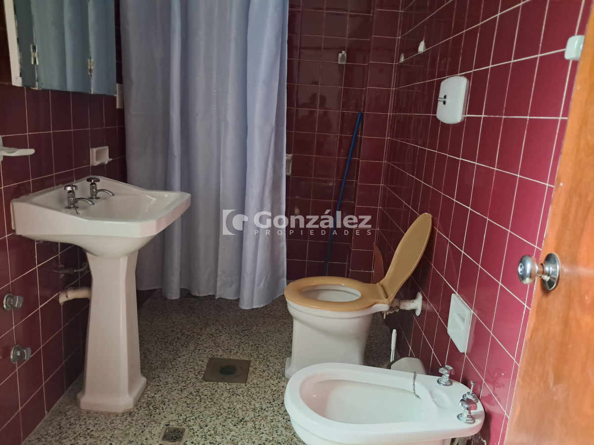 Casa ID.779 - 2 Propiedades a una cuadra del mar , zona centro
