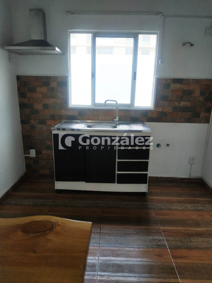 Casa ID.799 - Alquiler anual a una cuadra del mar 