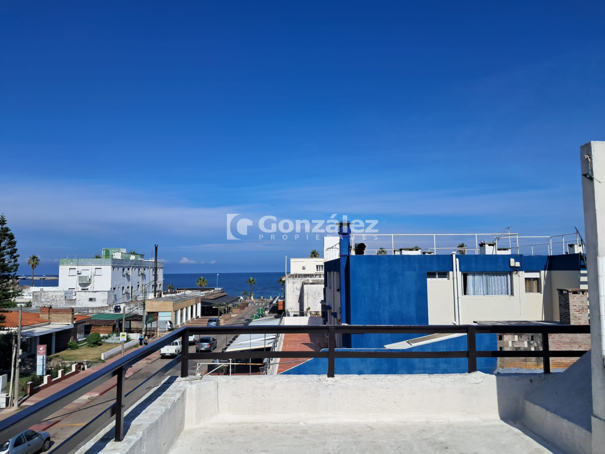 Casa ID.779 - 2 Propiedades a una cuadra del mar , zona centro