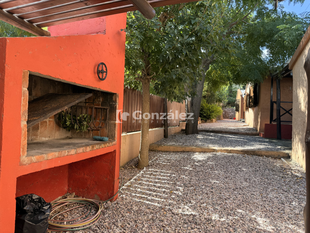 Casa ID.829 - Oportunidad de inversión 6 casas en un mismo padrón