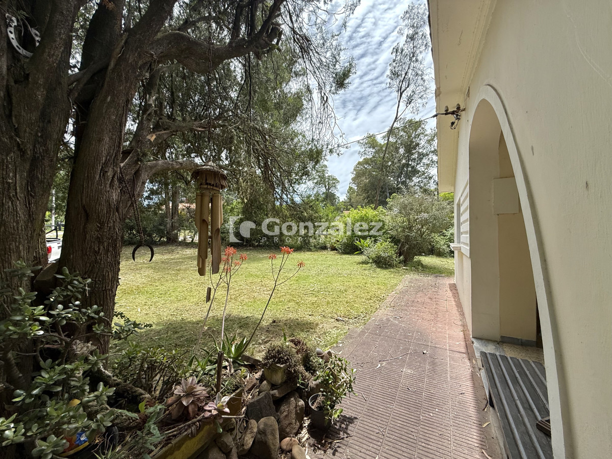 Casa ID.821 - Casa con apartamento independiente a una cuadra playa balneario Las Flores Piriápolis