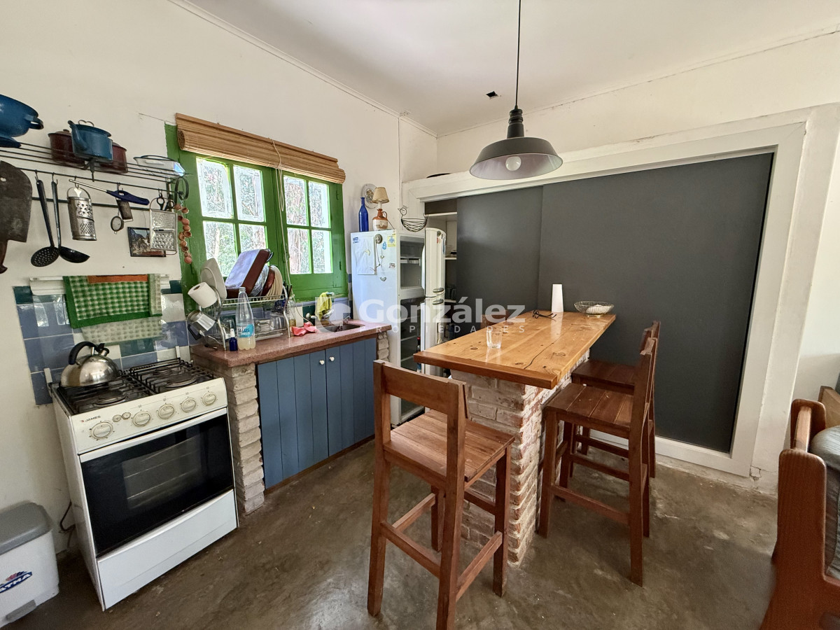 Casa ID.821 - Casa con apartamento independiente a una cuadra playa balneario Las Flores Piriápolis