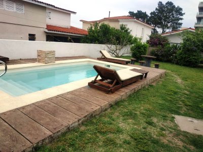 Alquiler anual a una cuadra del mar 
