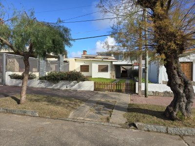 Casa a 2 cuadras y media de Playa La Rinconada Piriápolis