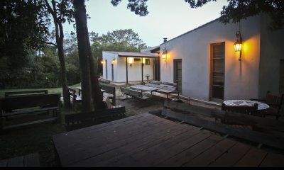 Hermosa Construcción con amplio Jardin en Punta Ballena.