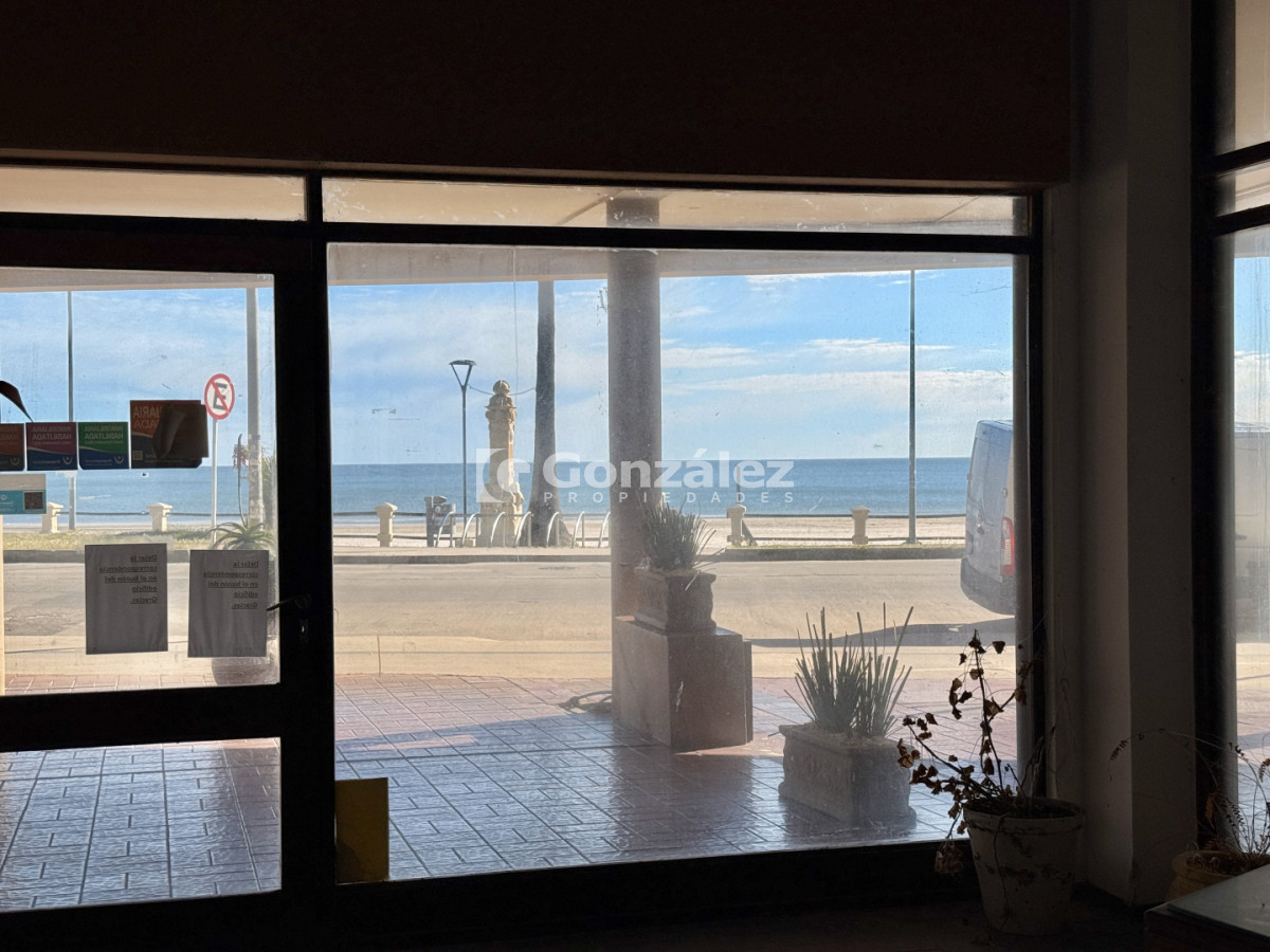 Local Comercial ID.863 - Local comercial en venta primera linea del mar Piriapolis 