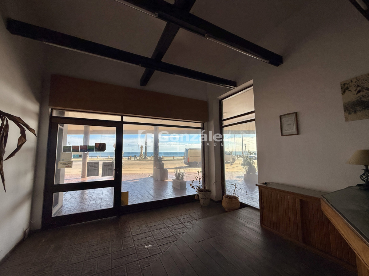 Local Comercial ID.863 - Local comercial en venta primera linea del mar Piriapolis 