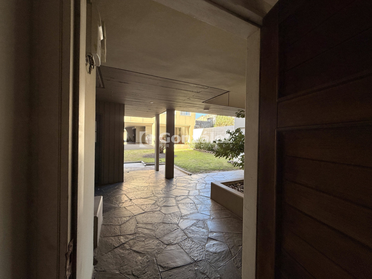 Local Comercial ID.863 - Local comercial en venta primera linea del mar Piriapolis 