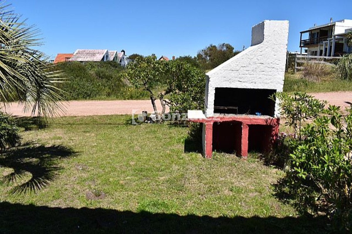 Local Comercial ID.493 - Local en Punta Del Diablo, Punta del Diablo