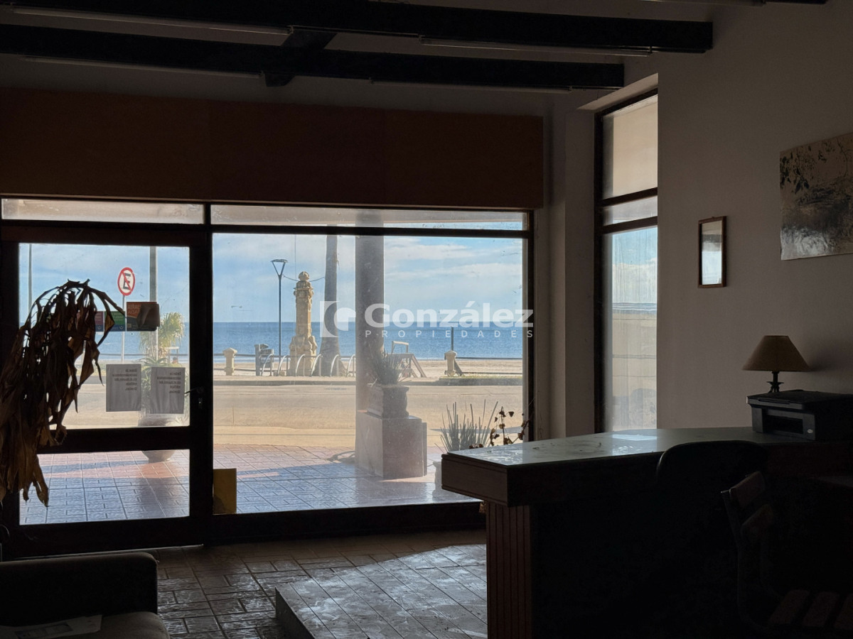 Local Comercial ID.863 - Local comercial en venta primera linea del mar Piriapolis 