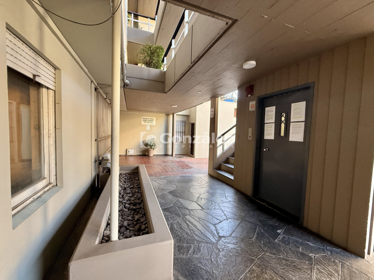 Local Comercial ID.863 - Local comercial en venta primera linea del mar Piriapolis 