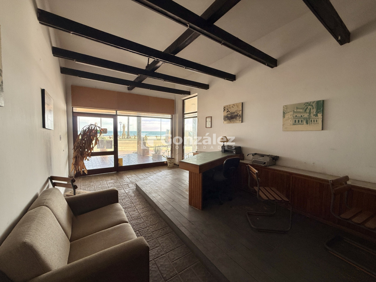 Local Comercial ID.863 - Local comercial en venta primera linea del mar Piriapolis 