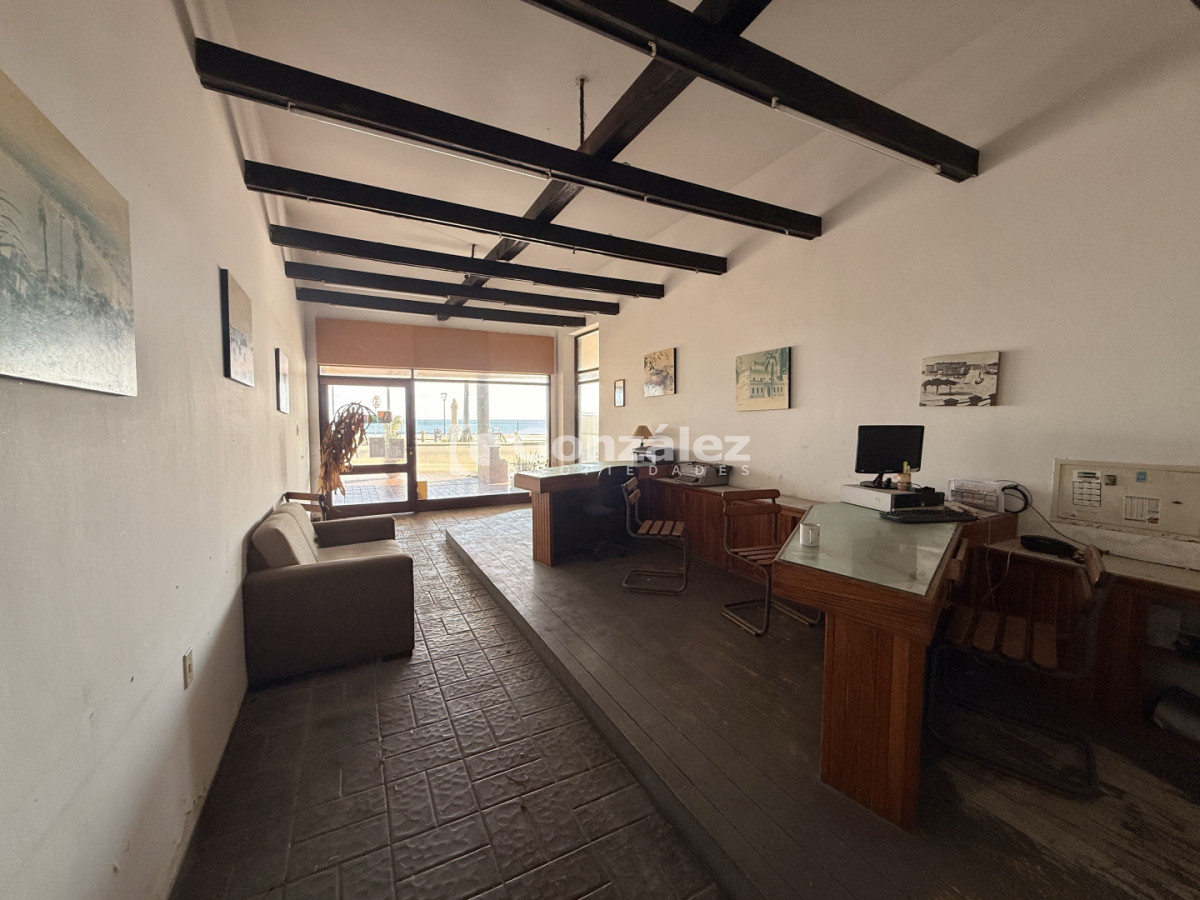 Local Comercial ID.863 - Local comercial en venta primera linea del mar Piriapolis 