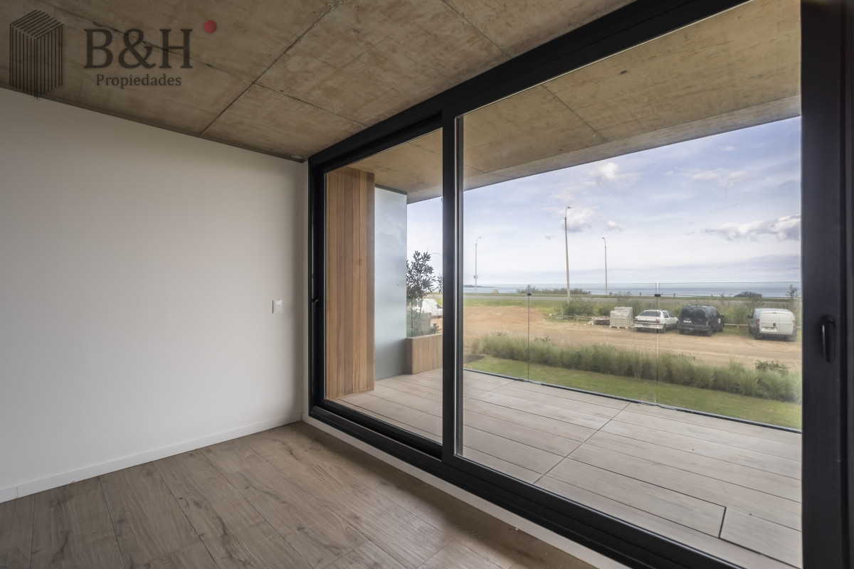 Apartamento ID.918 - Parada 39 Playa Mansa de  Punta del Este 2 Dorm. ap 103 
