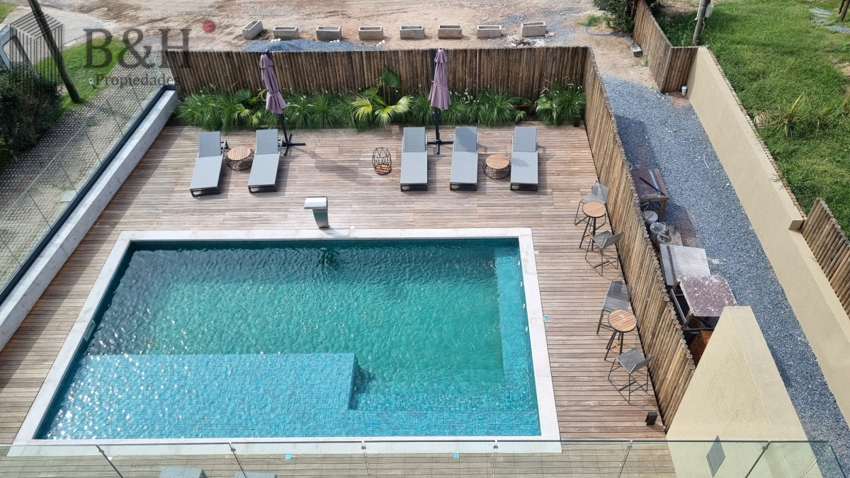 Apartamento ID.3530 - Vendo Apartamento 104,  Dormitorios 2 ,Banos 2 Primera linea Playa Mansa, Punta del este