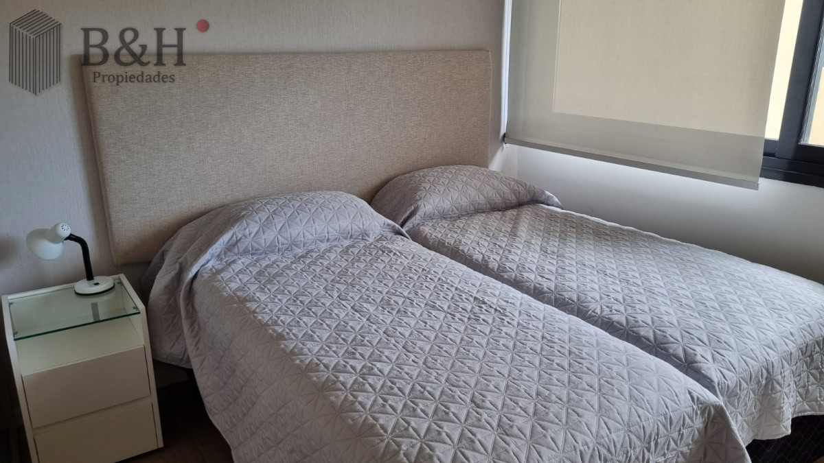 Apartamento ID.3530 - Vendo Apartamento 104,  Dormitorios 2 ,Banos 2 Primera linea Playa Mansa, Punta del este