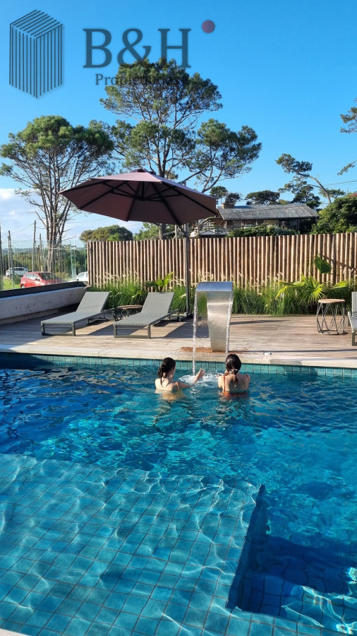 Apartamento ID.3530 - Vendo Apartamento 104,  Dormitorios 2 ,Banos 2 Primera linea Playa Mansa, Punta del este