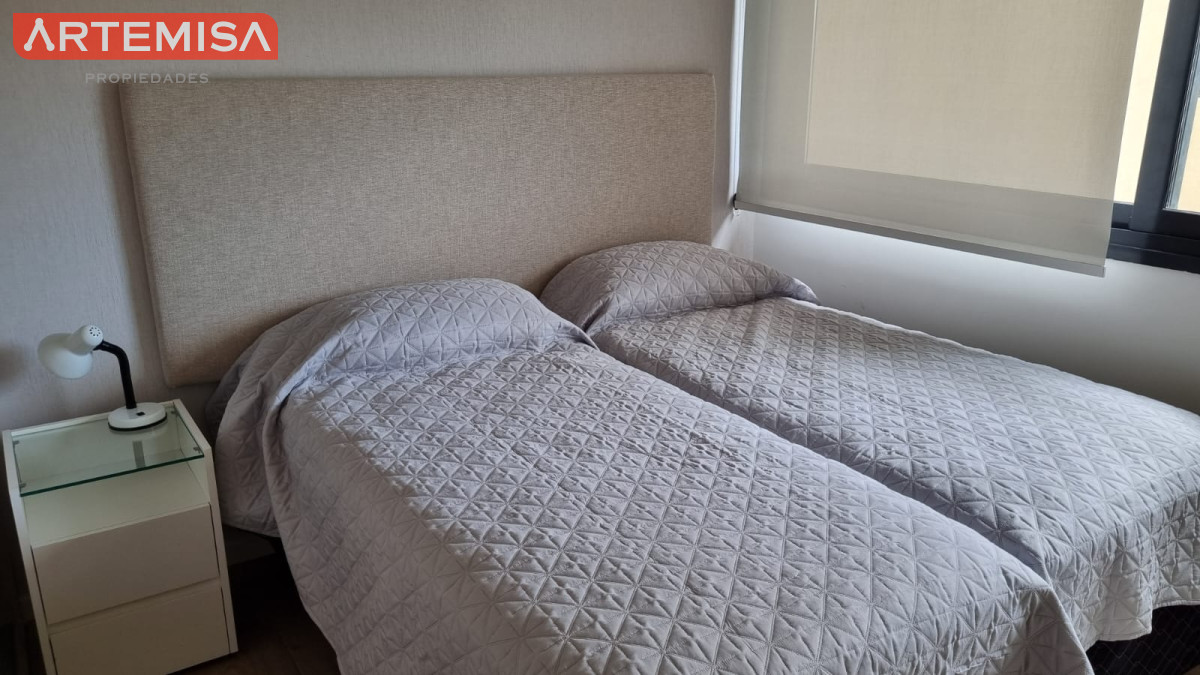 Apartamento ID.582 - Vendo Apartamento 104,  Dormitorios 2 ,Banos 2 Primera linea Playa Mansa, Punta del este