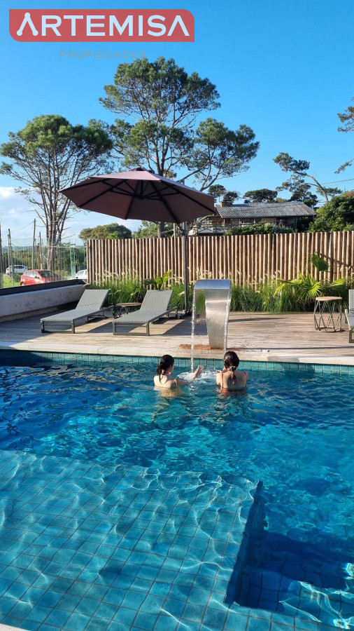 Apartamento ID.582 - Vendo Apartamento 104,  Dormitorios 2 ,Banos 2 Primera linea Playa Mansa, Punta del este