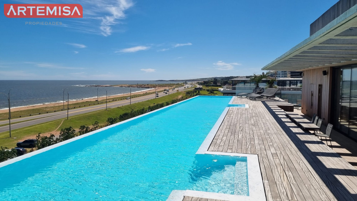 Apartamento ID.582 - Vendo Apartamento 104,  Dormitorios 2 ,Banos 2 Primera linea Playa Mansa, Punta del este