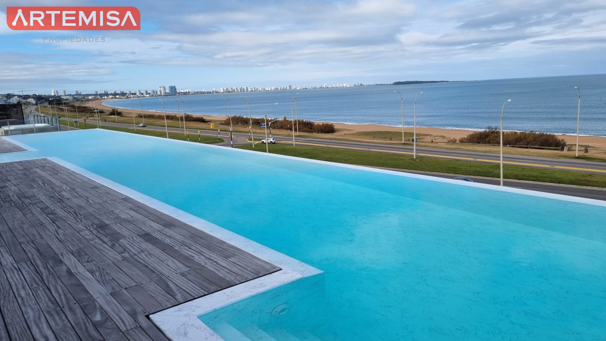 Apartamento ID.582 - Vendo Apartamento 104,  Dormitorios 2 ,Banos 2 Primera linea Playa Mansa, Punta del este