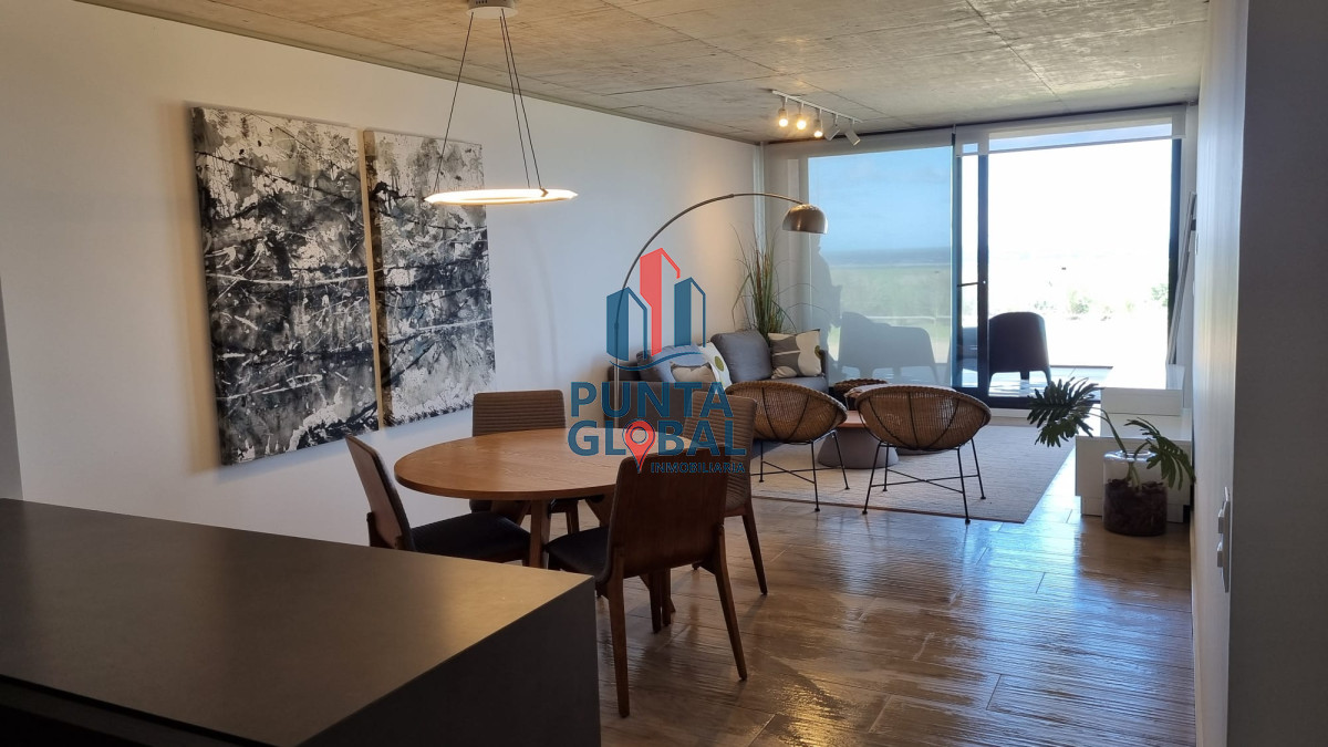 Apartamento ID.228 - Venta Apartamento 2 dormitorios Primera línea Playa Mansa, Punta del Este