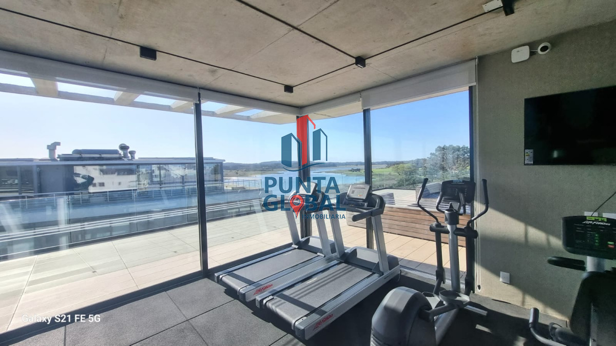 Apartamento ID.228 - Venta Apartamento 2 dormitorios Primera línea Playa Mansa, Punta del Este