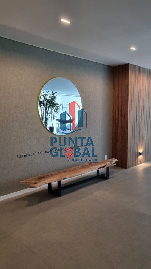 Apartamento ID.228 - Venta Apartamento 2 dormitorios Primera línea Playa Mansa, Punta del Este