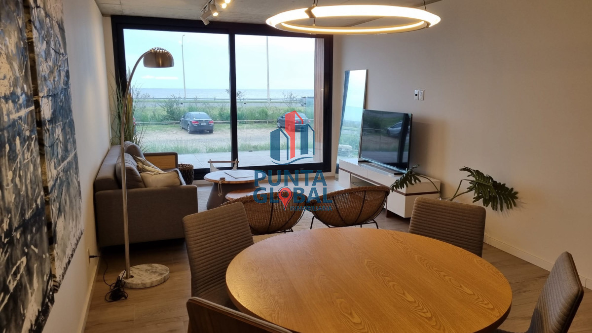 Apartamento ID.228 - Venta Apartamento 2 dormitorios Primera línea Playa Mansa, Punta del Este