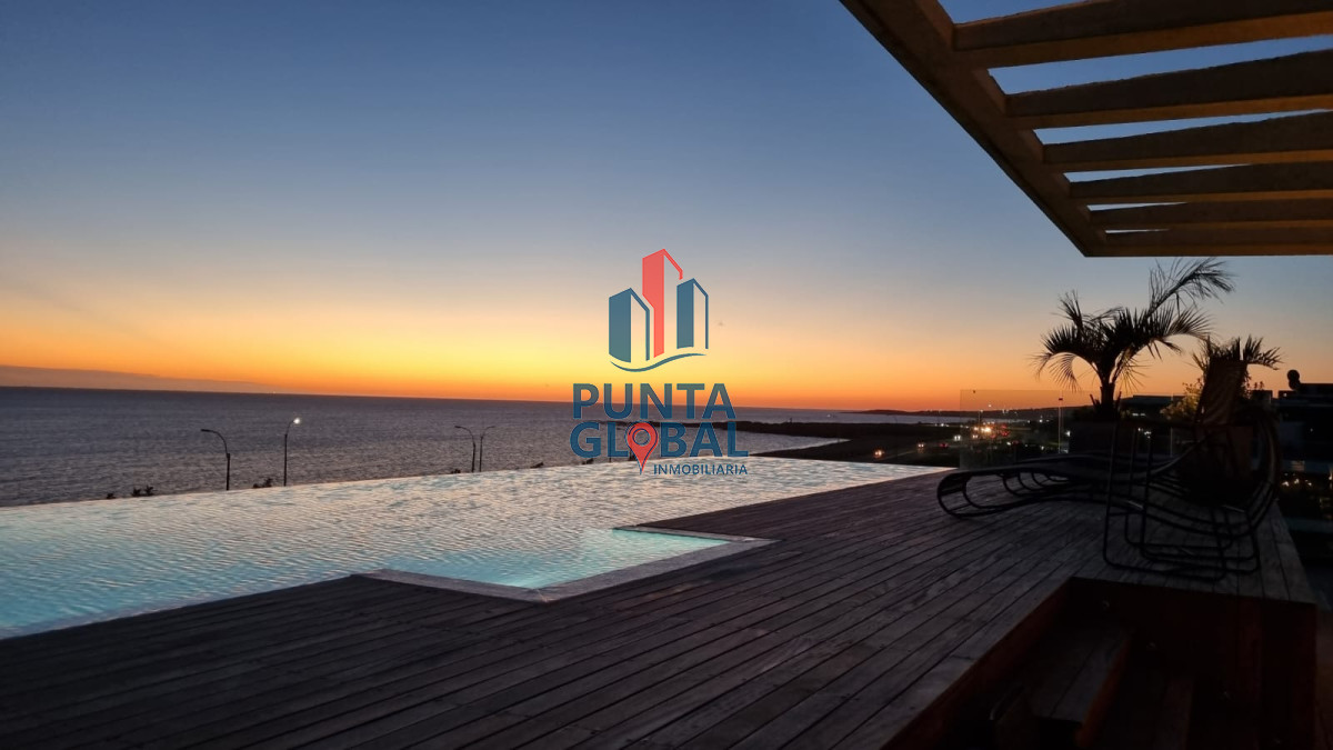 Apartamento ID.228 - Venta Apartamento 2 dormitorios Primera línea Playa Mansa, Punta del Este