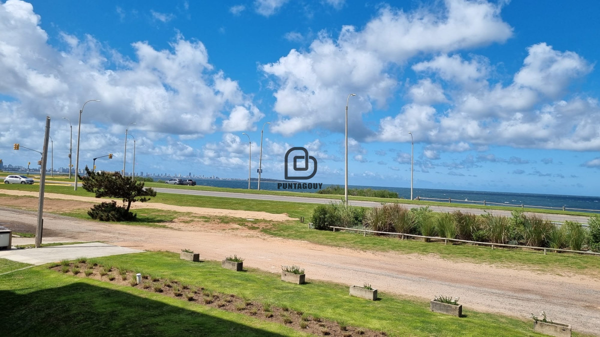 Apartamento ID.1378 - Venta apatamento 2 dormitorios , Primera linea Playa Mansa, 