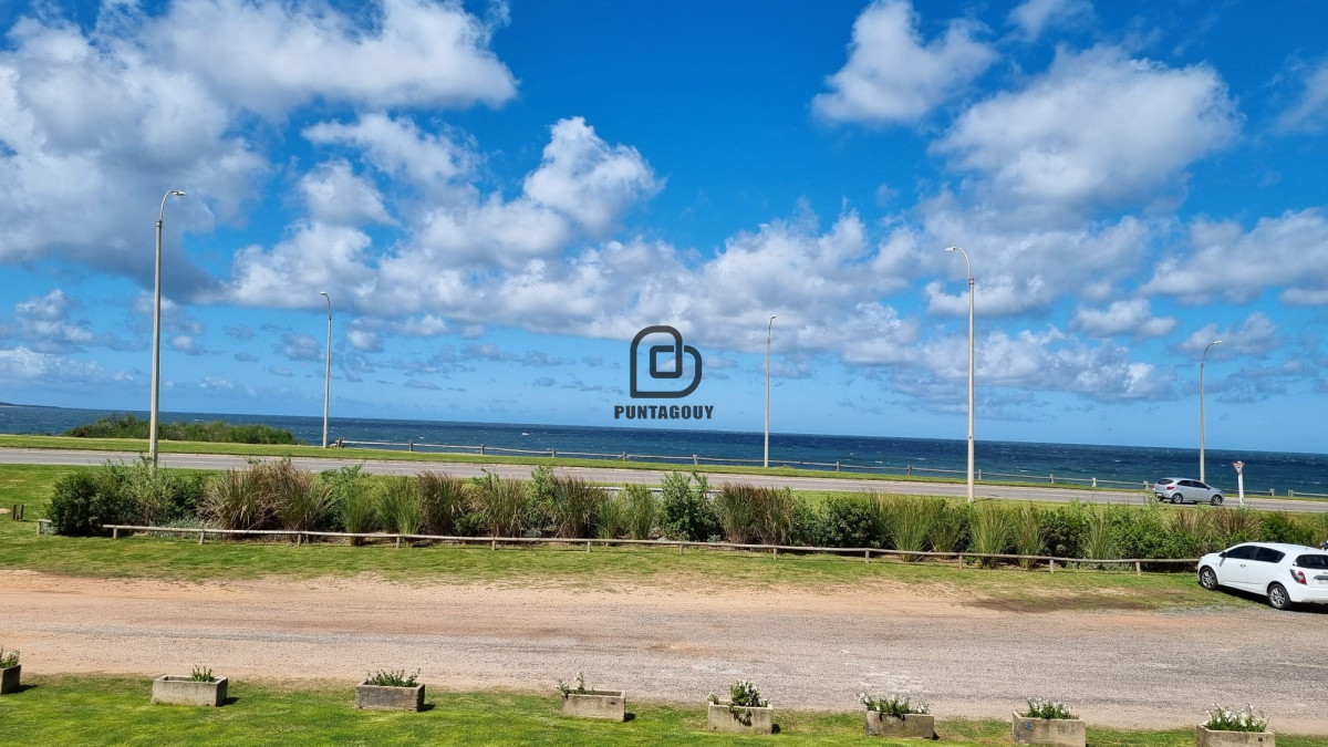 Apartamento ID.1378 - Venta apatamento 2 dormitorios , Primera linea Playa Mansa, 