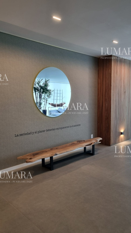 Apartamento ID.261 - Vendo Apartamento 104,  Dormitorios 2 ,Banos 2 Primera linea Playa Mansa, Punta del este