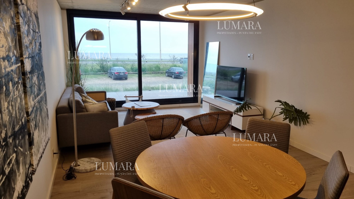 Apartamento ID.261 - Vendo Apartamento 104,  Dormitorios 2 ,Banos 2 Primera linea Playa Mansa, Punta del este