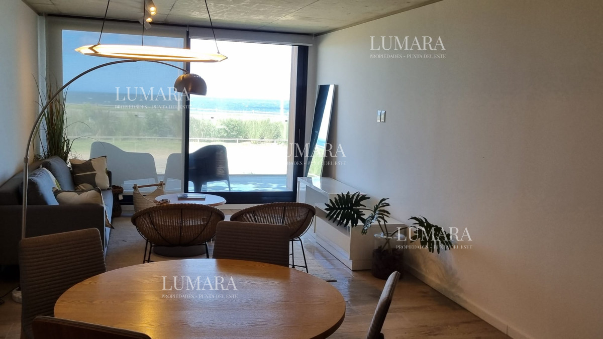 Apartamento ID.261 - Vendo Apartamento 104,  Dormitorios 2 ,Banos 2 Primera linea Playa Mansa, Punta del este