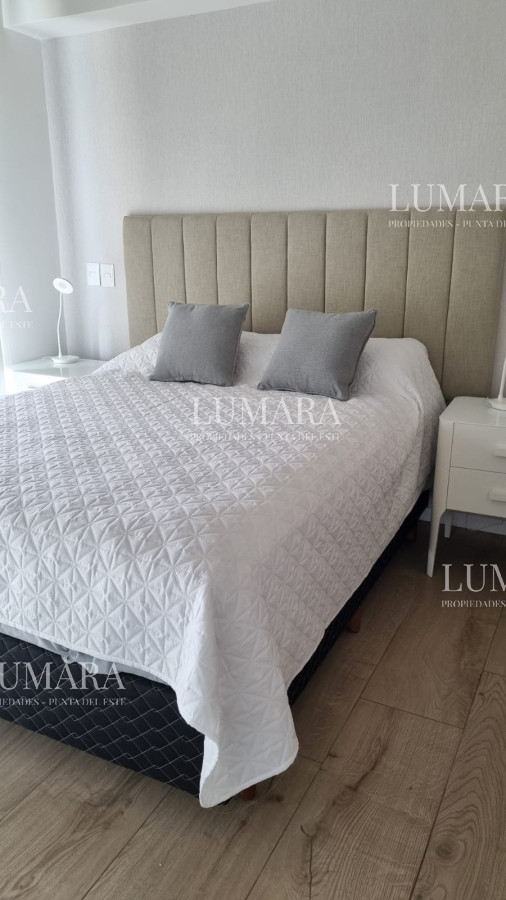 Apartamento ID.261 - Vendo Apartamento 104,  Dormitorios 2 ,Banos 2 Primera linea Playa Mansa, Punta del este