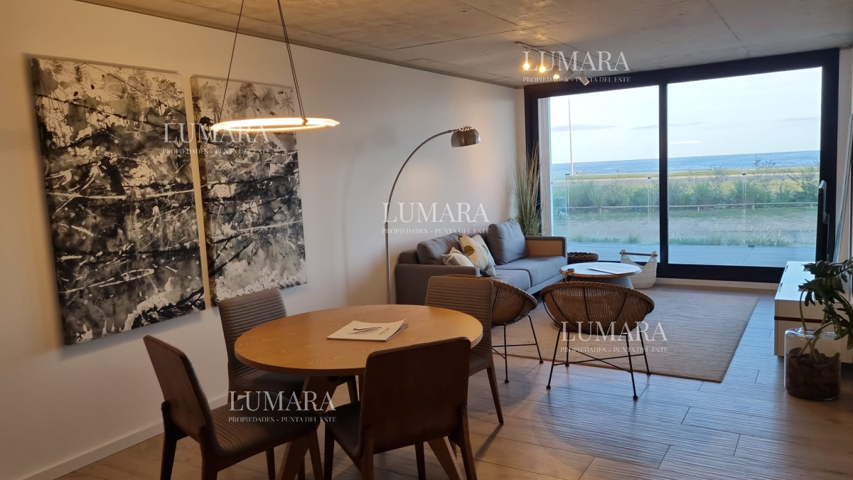 Apartamento ID.261 - Vendo Apartamento 104,  Dormitorios 2 ,Banos 2 Primera linea Playa Mansa, Punta del este