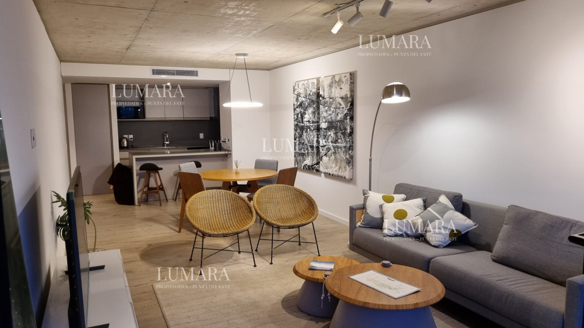 Apartamento ID.261 - Vendo Apartamento 104,  Dormitorios 2 ,Banos 2 Primera linea Playa Mansa, Punta del este