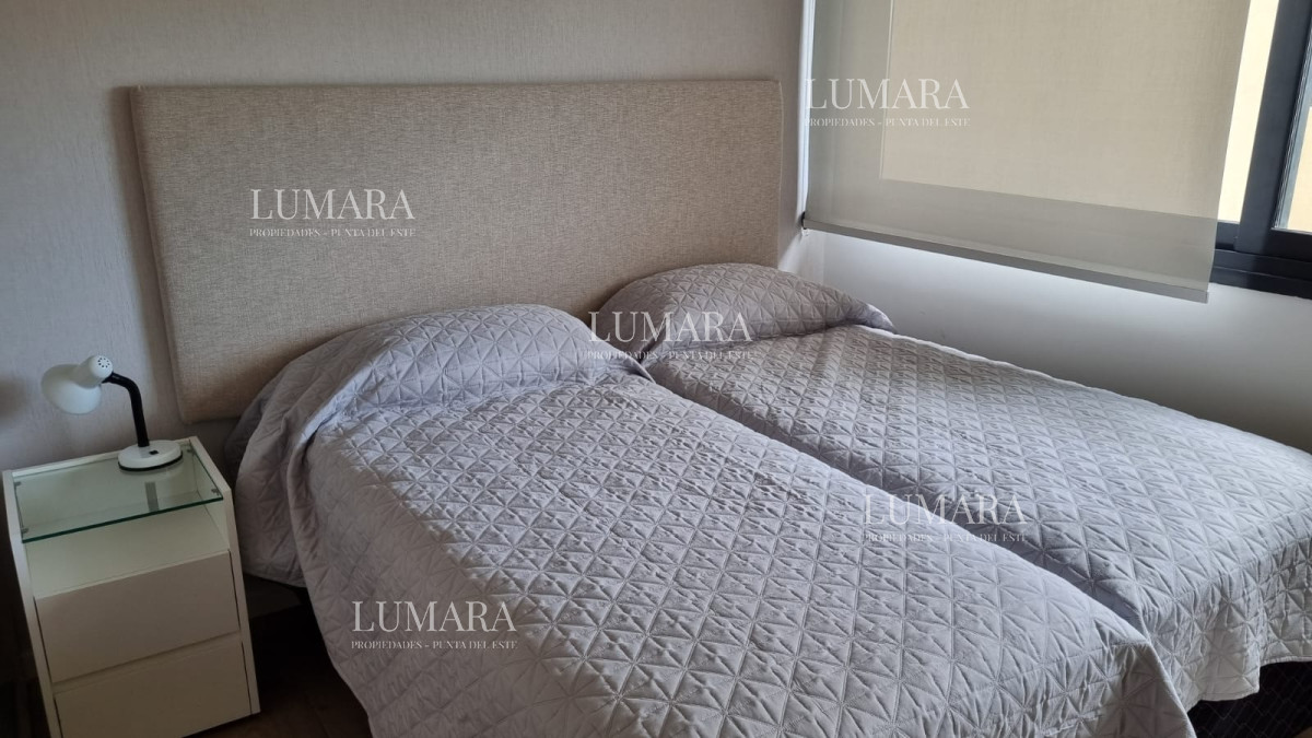 Apartamento ID.261 - Vendo Apartamento 104,  Dormitorios 2 ,Banos 2 Primera linea Playa Mansa, Punta del este