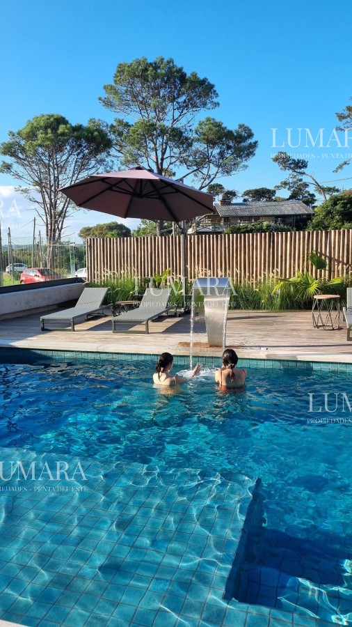 Apartamento ID.261 - Vendo Apartamento 104,  Dormitorios 2 ,Banos 2 Primera linea Playa Mansa, Punta del este