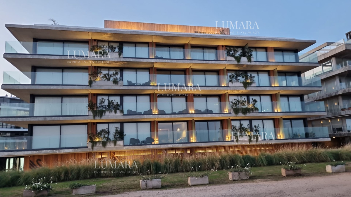 Apartamento ID.261 - Vendo Apartamento 104,  Dormitorios 2 ,Banos 2 Primera linea Playa Mansa, Punta del este