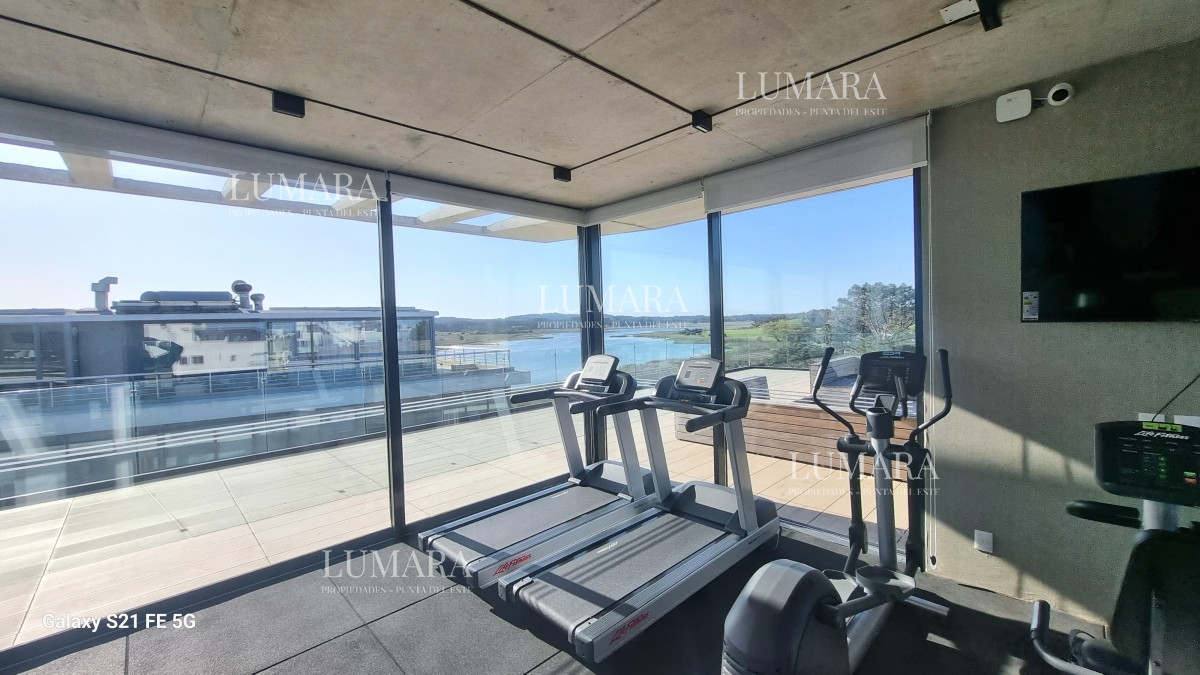 Apartamento ID.261 - Vendo Apartamento 104,  Dormitorios 2 ,Banos 2 Primera linea Playa Mansa, Punta del este