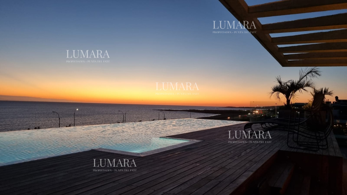 Apartamento ID.261 - Vendo Apartamento 104,  Dormitorios 2 ,Banos 2 Primera linea Playa Mansa, Punta del este