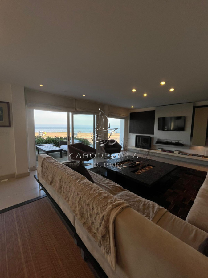 Casa ID.994 - GRAN CASA EN VENTA, PRIMERA LÍNEA