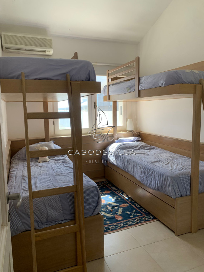 Casa ID.994 - GRAN CASA EN VENTA, PRIMERA LÍNEA