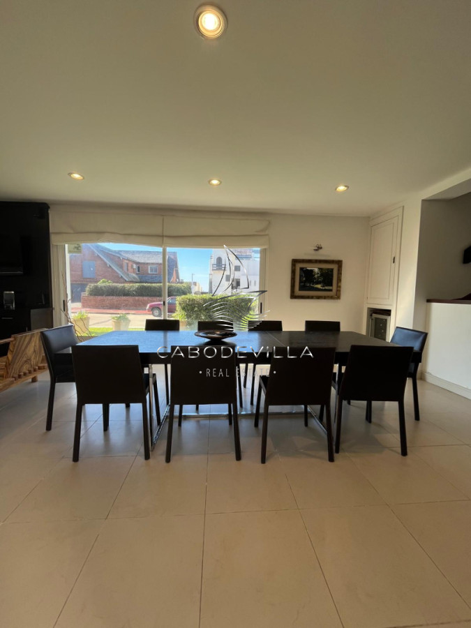 Casa ID.994 - GRAN CASA EN VENTA, PRIMERA LÍNEA