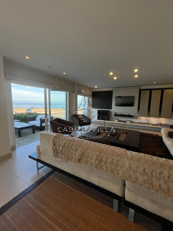 Casa ID.994 - GRAN CASA EN VENTA, PRIMERA LÍNEA