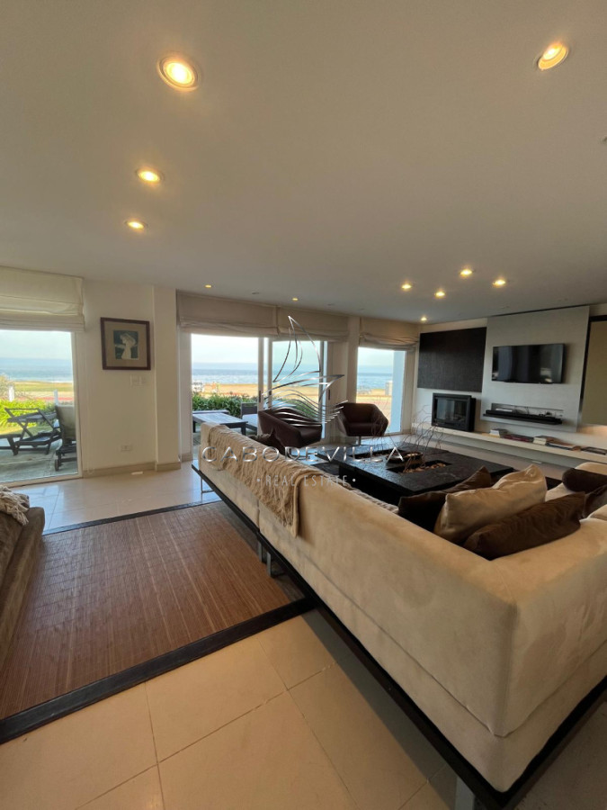 Casa ID.994 - GRAN CASA EN VENTA, PRIMERA LÍNEA