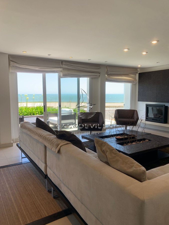 Casa ID.994 - GRAN CASA EN VENTA, PRIMERA LÍNEA