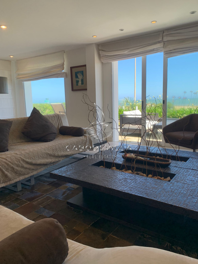 Casa ID.994 - GRAN CASA EN VENTA, PRIMERA LÍNEA